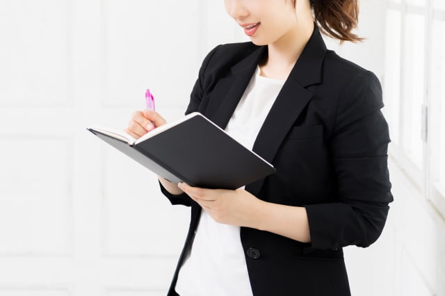 新聞記者とは？